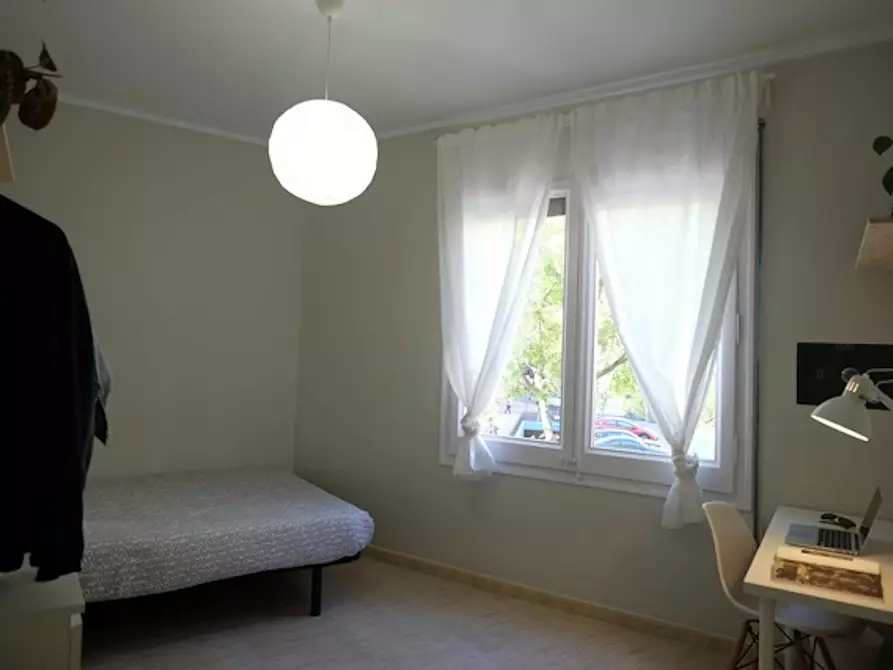 Immagine 3 di Camera in affitto  in Carrer de la Indústria a Barcelona