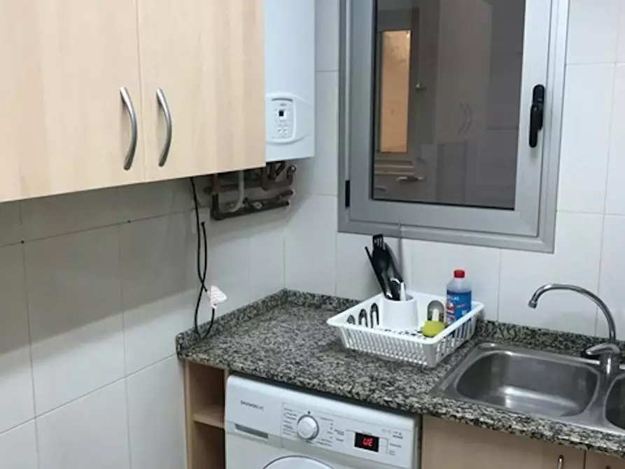 Immagine 6 di Camera in affitto  in Carrer de la Indústria a Barcelona
