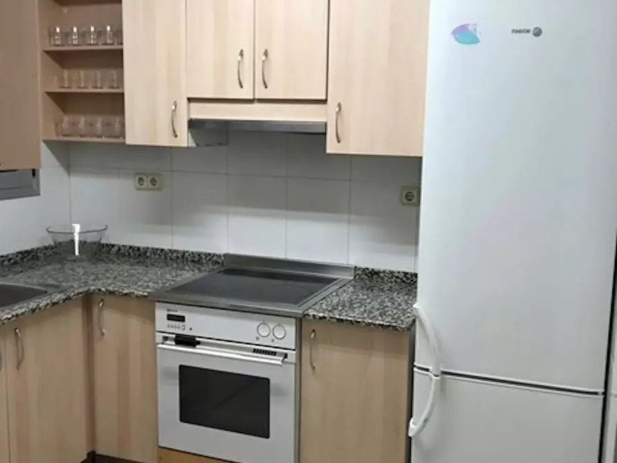 Immagine 5 di Camera in affitto  in Carrer de la Indústria a Barcelona
