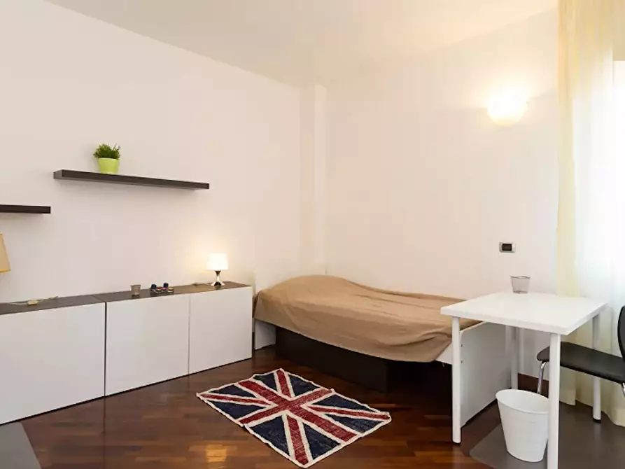 Immagine 2 di Camera condivisa in affitto  in Viale dell'Innovazione a Milano