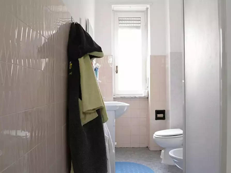 Immagine 10 di Camera condivisa in affitto  in Via Pompeo Cambiasi a Milano