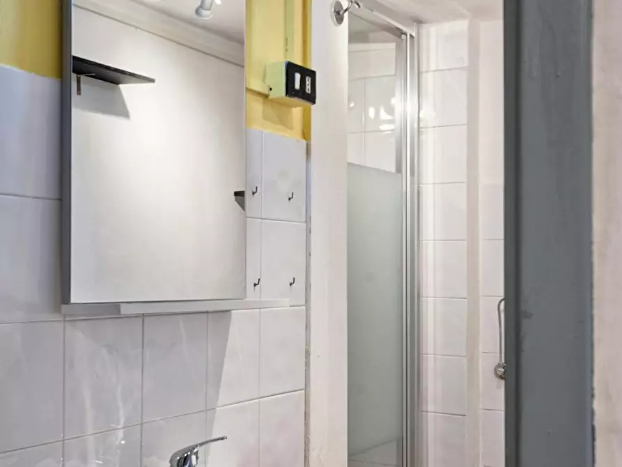 Immagine 8 di Camera in affitto  in Via Nizza a Torino