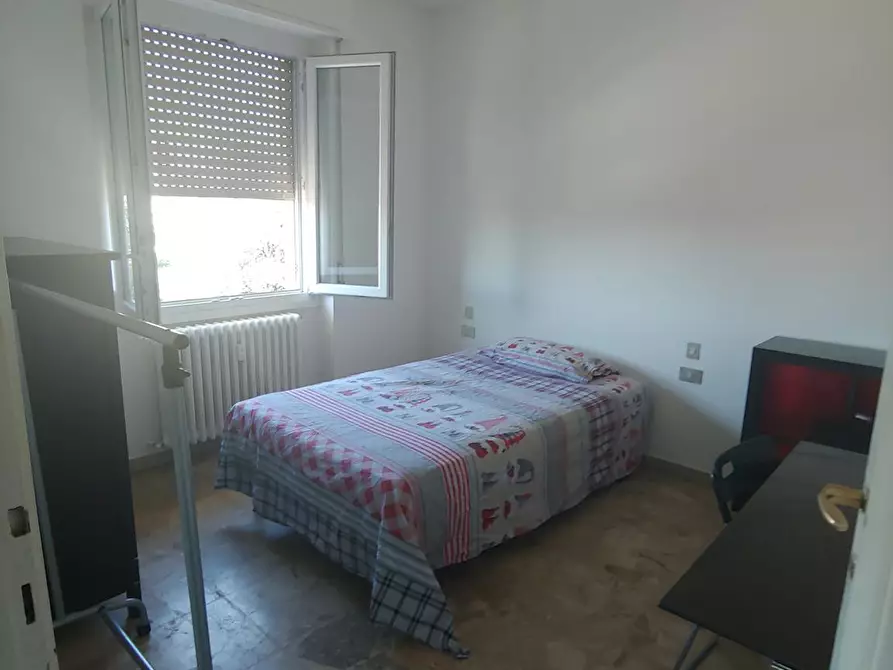 Immagine 3 di Camera in affitto  in Via Genova a Busto Arsizio