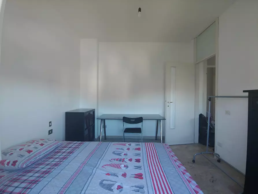 Immagine 2 di Camera in affitto  in Via Genova a Busto Arsizio