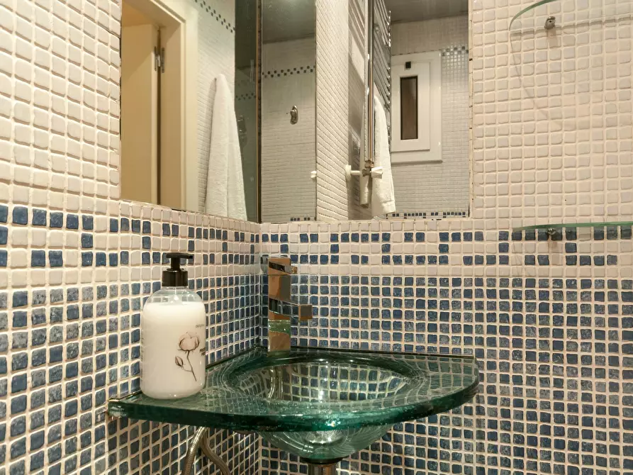 Immagine 9 di Appartamento in affitto  in Carrer de Pau Claris a Barcelona