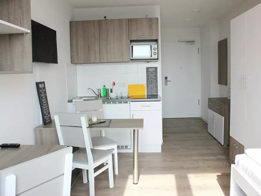 Immagine 3 di Appartamento in affitto  in Alfred-Jung-Straße a Berlin