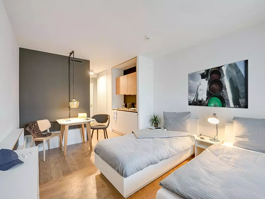 Immagine 1 di Appartamento in affitto  in Treskowallee a Berlin