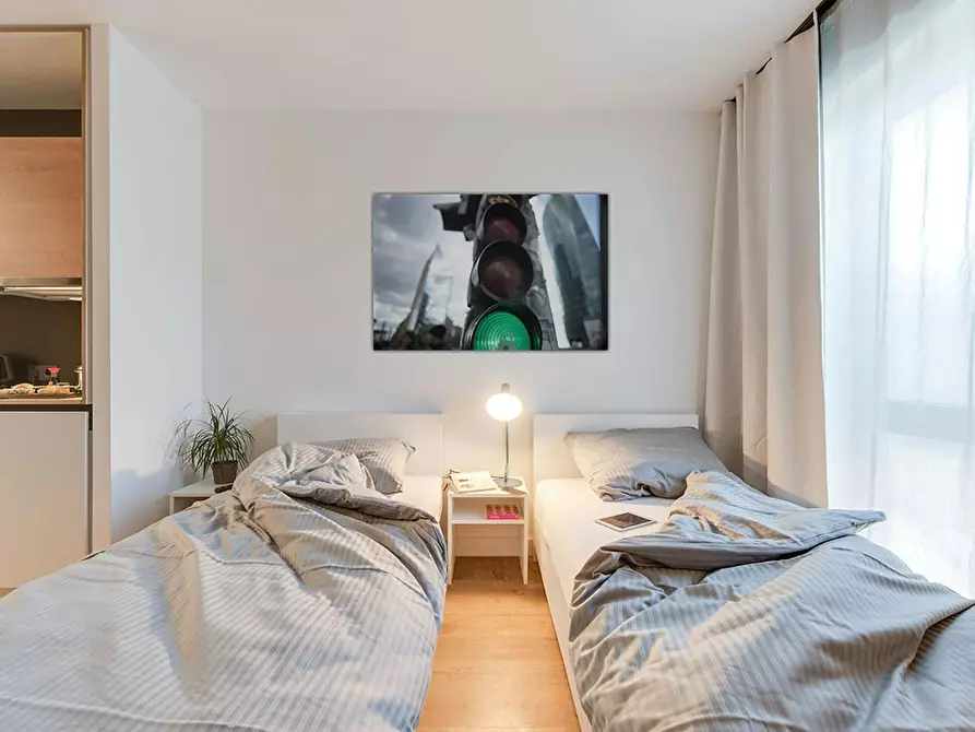 Immagine 4 di Appartamento in affitto  in Treskowallee a Berlin