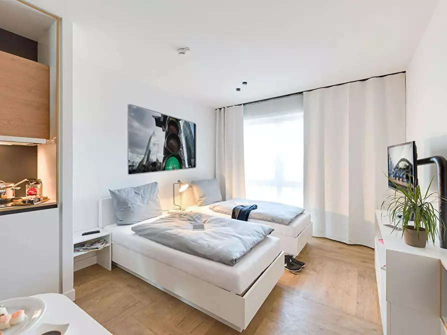 Immagine 7 di Appartamento in affitto  in Treskowallee a Berlin