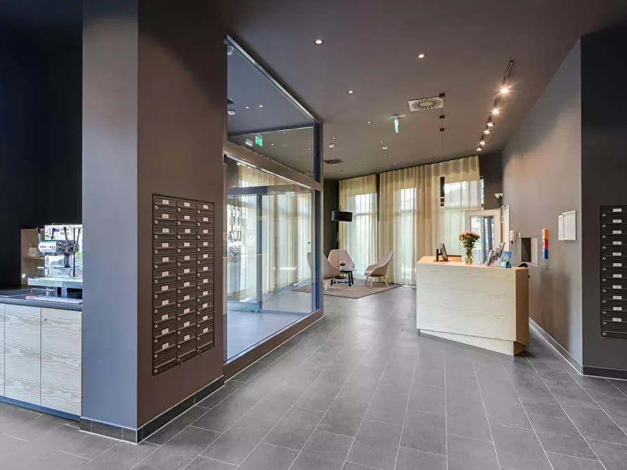 Immagine 7 di Appartamento in affitto  in Treskowallee a Berlin
