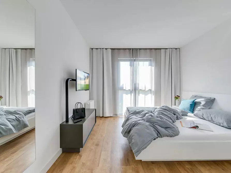 Immagine 2 di Appartamento in affitto  in Treskowallee a Berlin