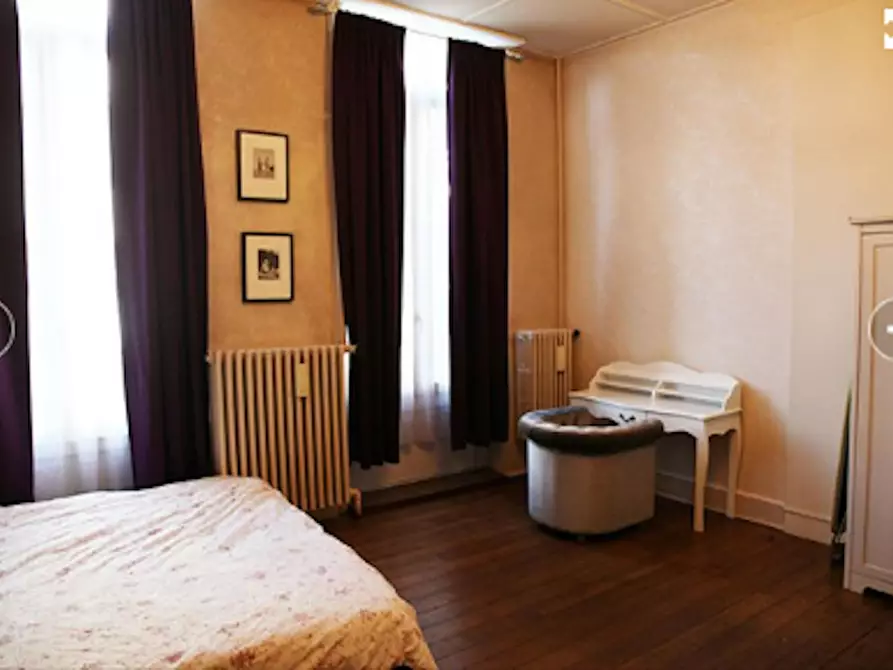 Immagine 1 di Appartamento in affitto  in Rue du Trône a Ixelles