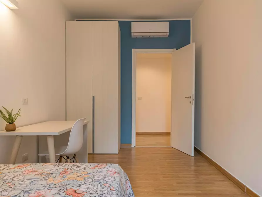 Immagine 2 di Camera in affitto  in Via Savona a Milano