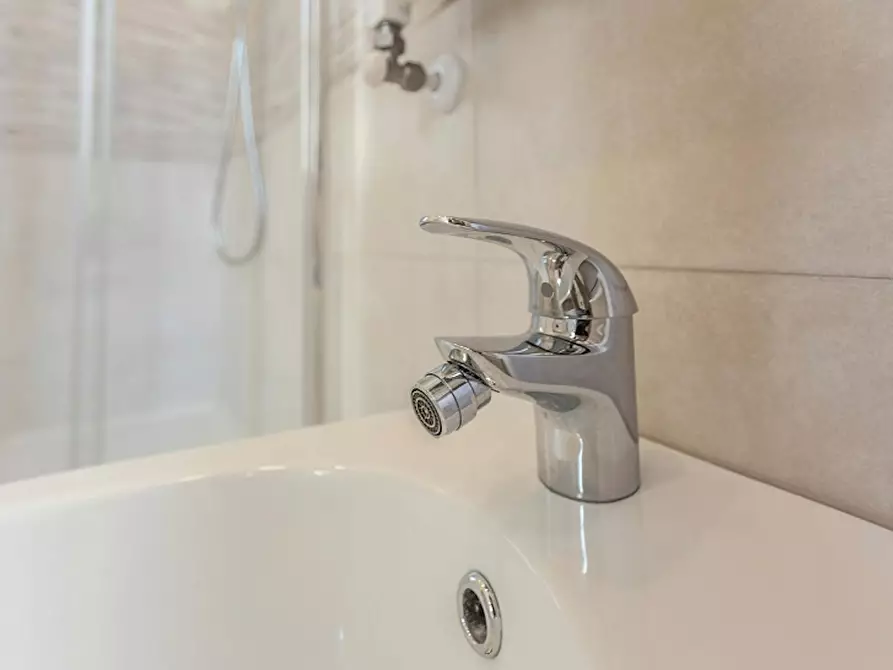 Immagine 10 di Camera in affitto  in Via Camillo Procaccini a Bologna