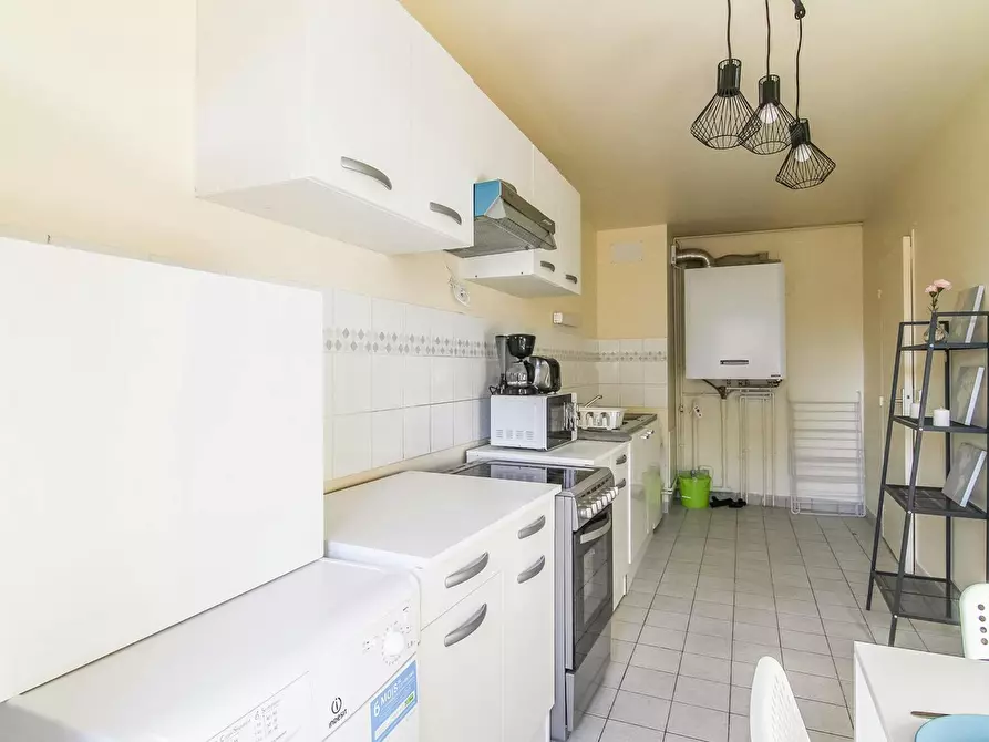 Immagine 10 di Camera in affitto  in Avenue d'Alsace-Lorraine a Rueil-Malmaison