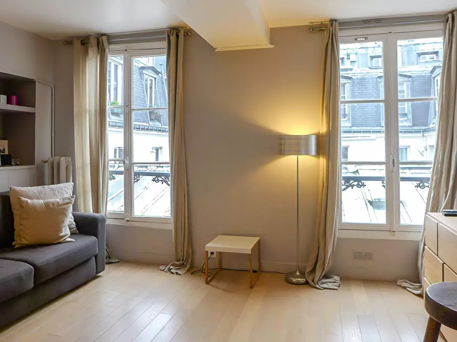 Immagine 2 di Appartamento in affitto  in Rue du Temple a Paris 03
