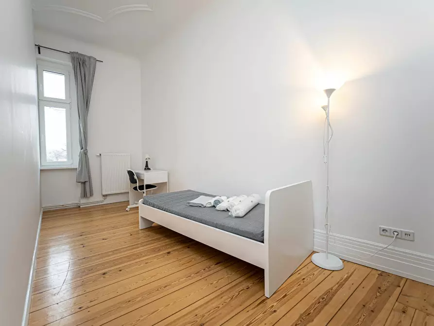 Immagine 2 di Camera in affitto  in Hermannstraße a Berlin