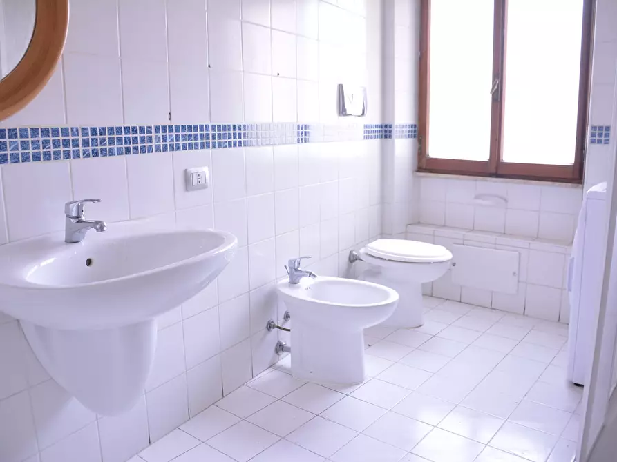 Immagine 7 di Camera in affitto  in Via Pola a Cagliari