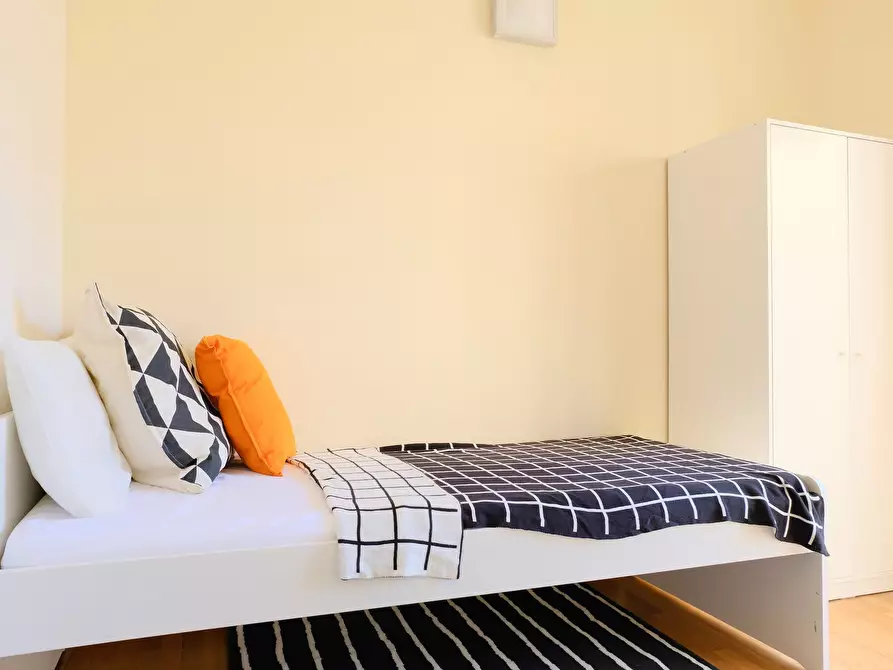 Immagine 2 di Camera in affitto  in Via Pola a Cagliari