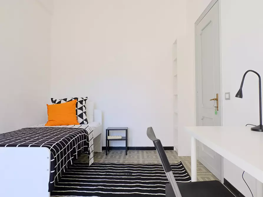 Immagine 3 di Camera in affitto  in Via Pola a Cagliari