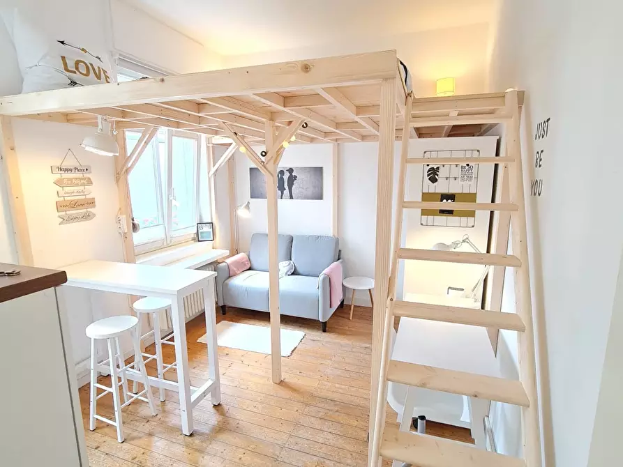 Immagine 1 di Appartamento in affitto  in Combahnstraße a Bonn