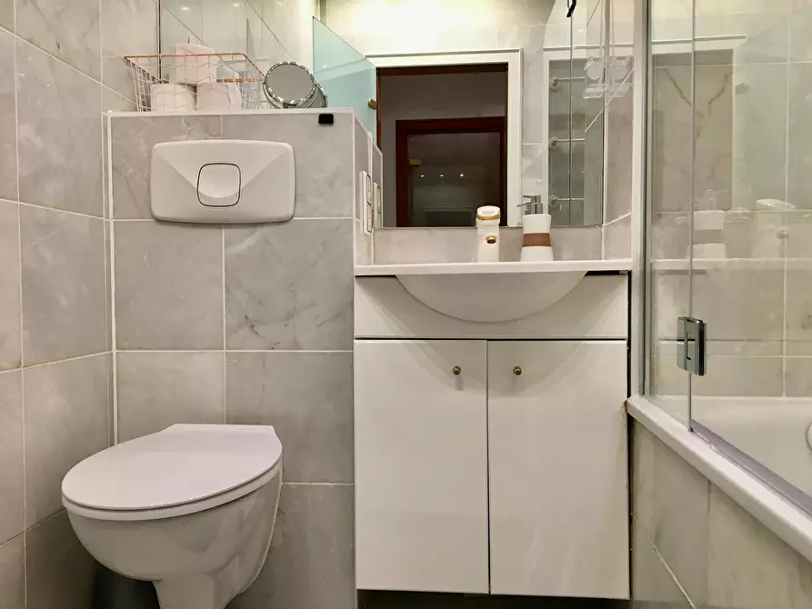 Immagine 6 di Appartamento in affitto  in Kaubstraße a Berlin