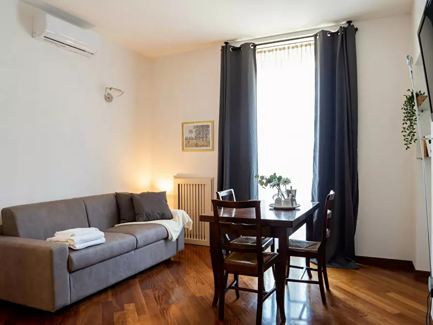 Immagine 2 di Appartamento in affitto  in Viale Lunigiana a Milano