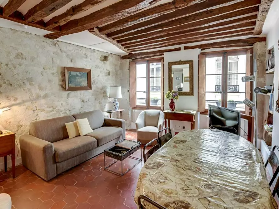 Immagine 1 di Appartamento in affitto  in Rue des Fontaines du Temple a Paris 03