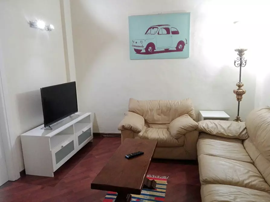 Immagine 6 di Camera in affitto  in Via dell'Oriuolo a Firenze