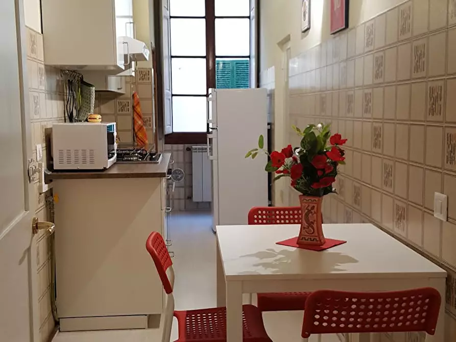 Immagine 7 di Camera in affitto  in Via dell'Oriuolo a Firenze