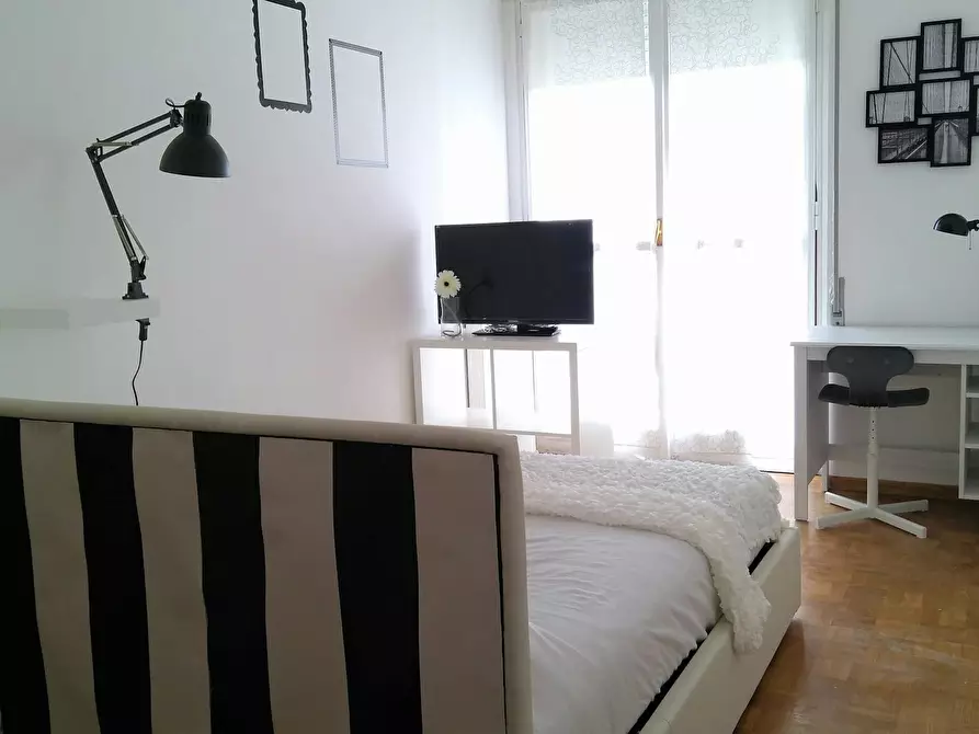 Immagine 1 di Camera in affitto  in Via Bartolomeo d'Alviano a Milano