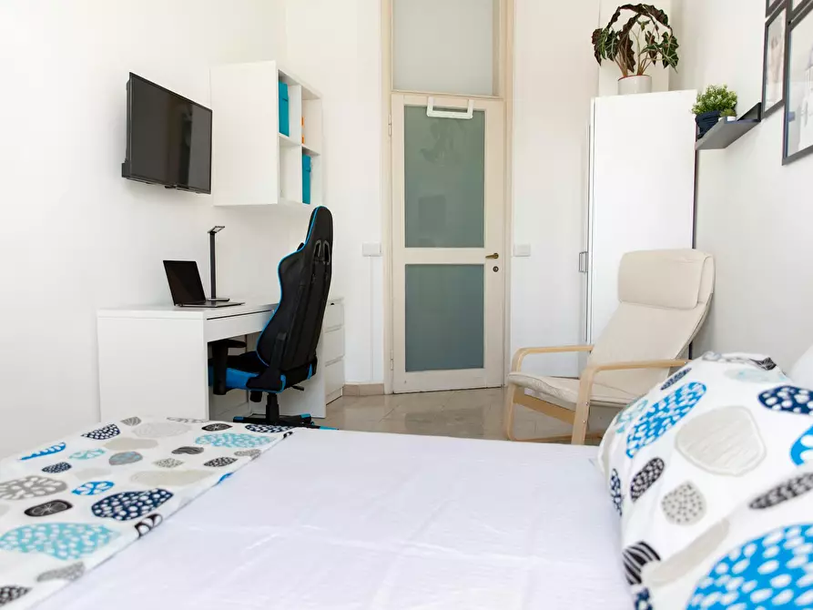 Immagine 4 di Camera in affitto  in Via Vettabbia a Milano