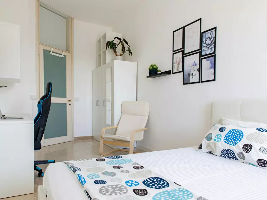 Immagine 3 di Camera in affitto  in Via Vettabbia a Milano