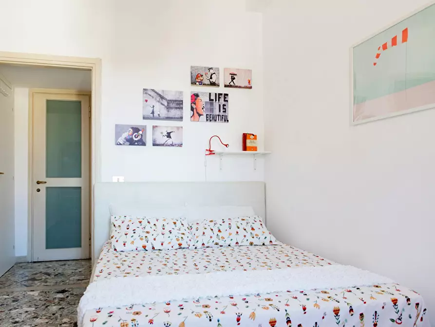 Immagine 4 di Camera in affitto  in Via Vettabbia a Milano