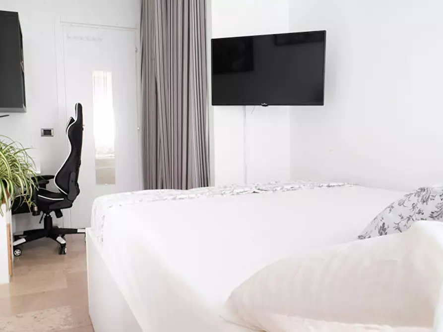 Immagine 9 di Camera in affitto  in Viale Papiniano a Milano