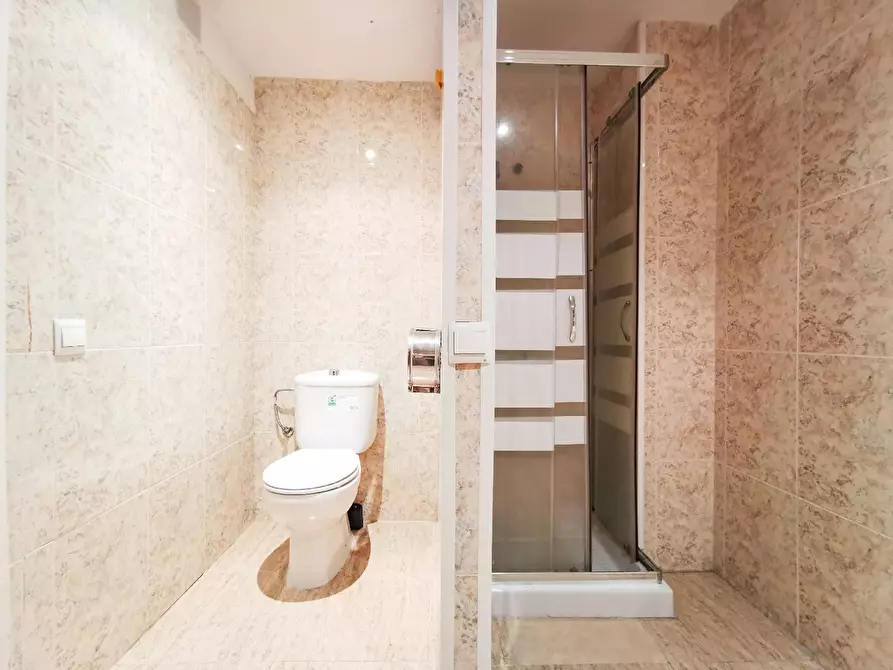 Immagine 8 di Camera in affitto  in Calle de Beatriz de Bobadilla a Madrid