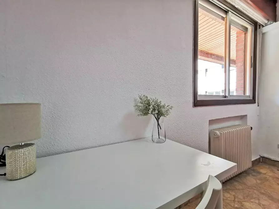 Immagine 4 di Camera in affitto  in Calle de Beatriz de Bobadilla a Madrid