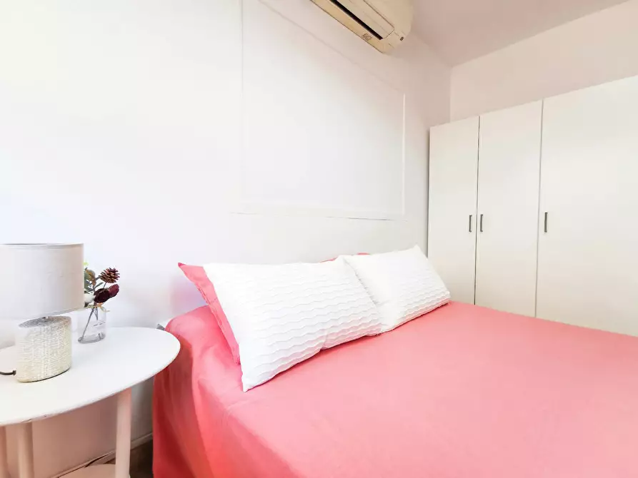 Immagine 3 di Camera in affitto  in Calle de Beatriz de Bobadilla a Madrid