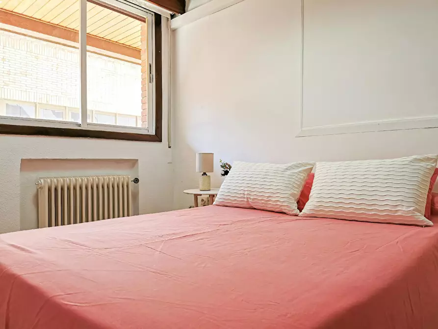 Immagine 2 di Camera in affitto  in Calle de Beatriz de Bobadilla a Madrid