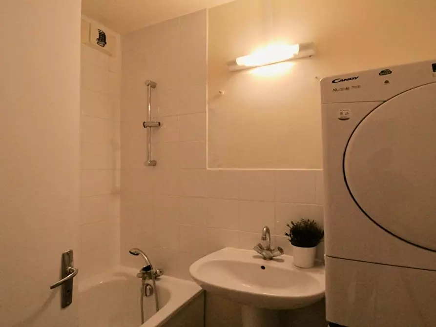 Immagine 7 di Camera in affitto  in Square Vitruve a Paris 20