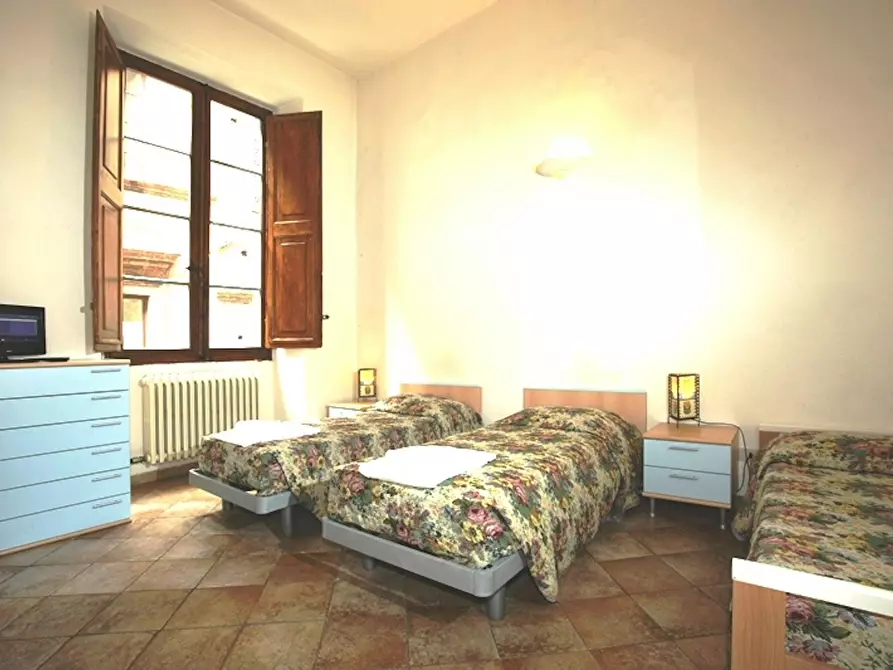 Immagine 2 di Camera condivisa in affitto  in Via del Porrione a Siena