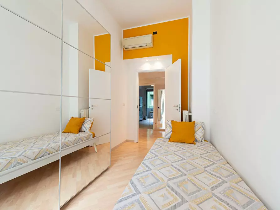 Immagine 3 di Camera in affitto  in Via Andrea Costa a Milano