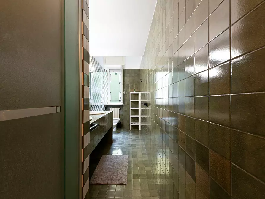 Immagine 9 di Camera in affitto  in Via Andrea Costa a Milano