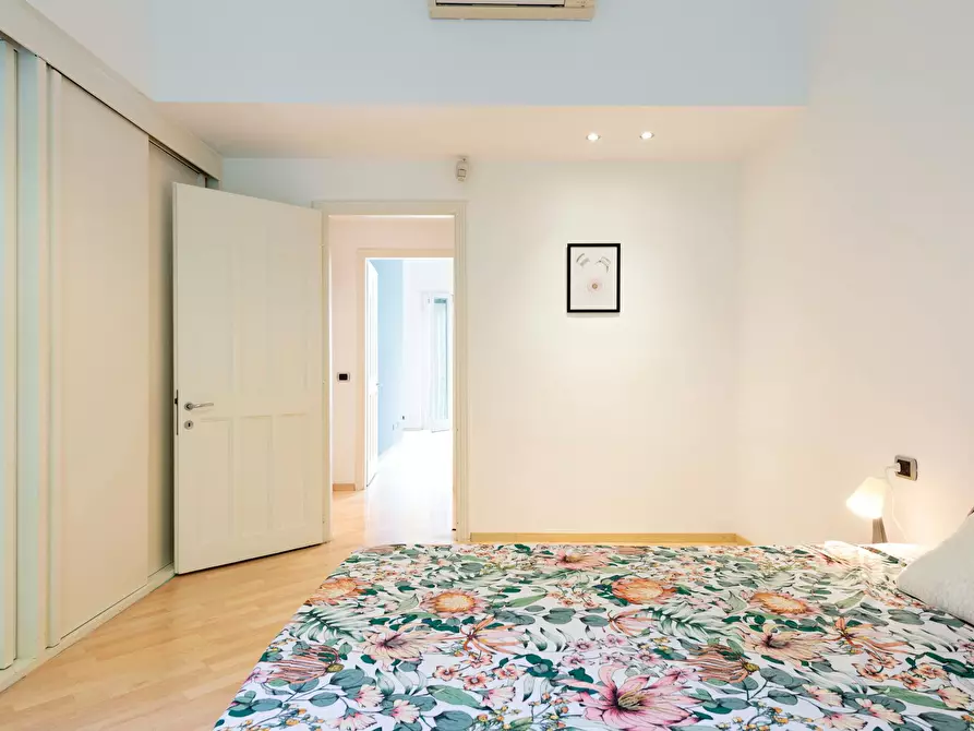 Immagine 3 di Camera in affitto  in Via Andrea Costa a Milano