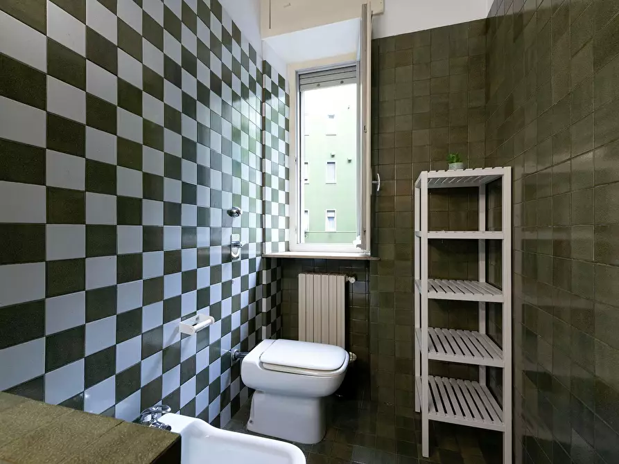 Immagine 10 di Camera in affitto  in Via Andrea Costa a Milano