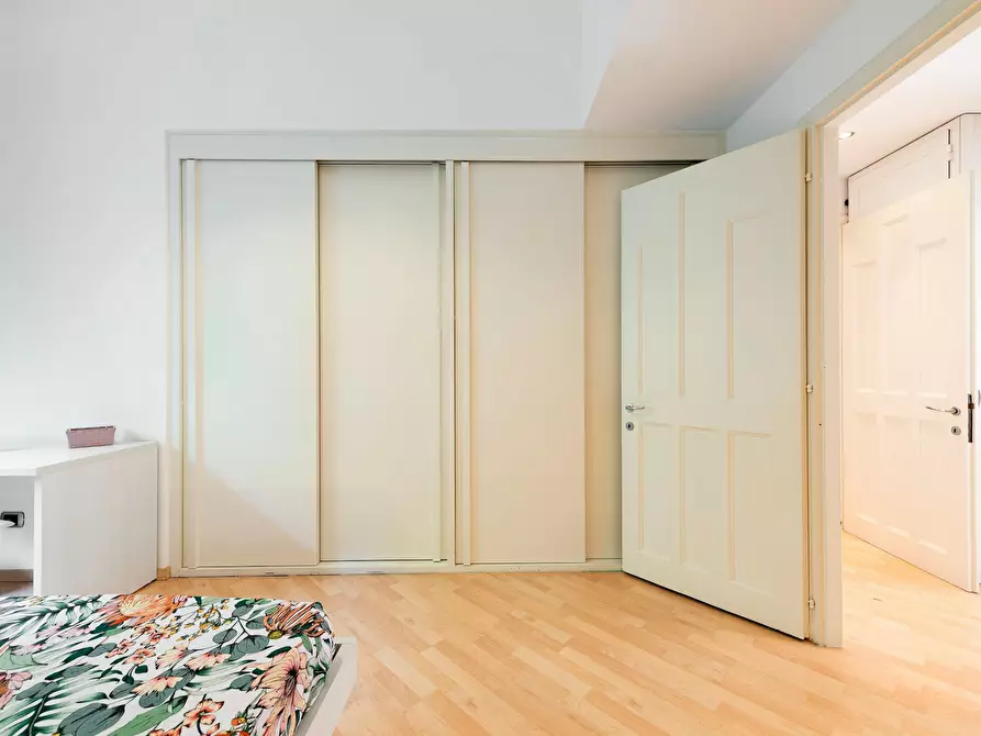 Immagine 6 di Camera in affitto  in Via Andrea Costa a Milano