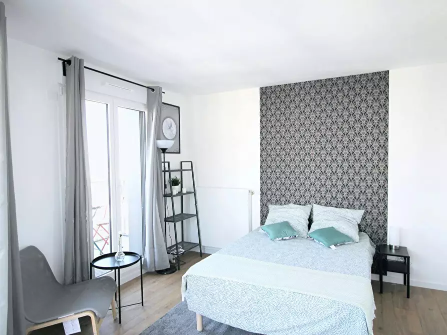 Immagine 1 di Camera in affitto  in Rue Mozart a Clichy