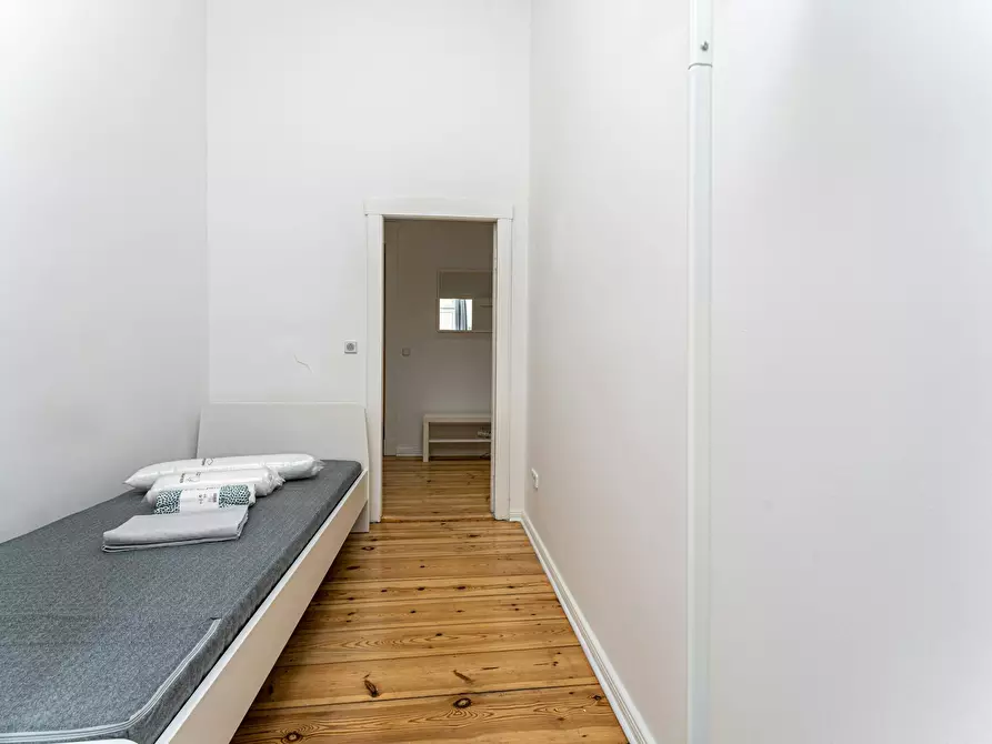 Immagine 2 di Camera in affitto  in Hermannstraße a Berlin