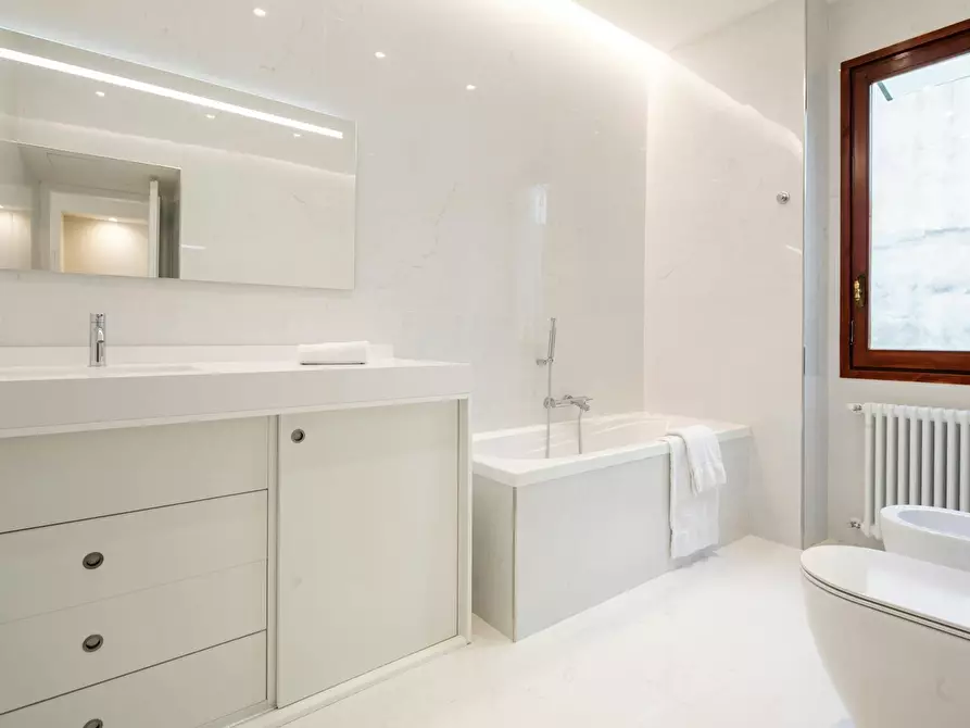 Immagine 9 di Appartamento in affitto  in Via dei Guicciardini a Firenze