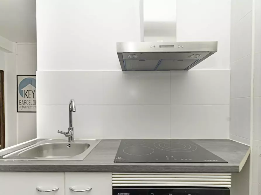 Immagine 10 di Camera in affitto  in Carrer de Vila i Vilà a Barcelona